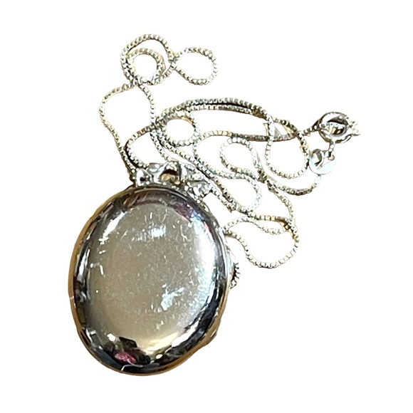 - Vintage Dynasty STERLING 925 fancy Victorian style etched oval locket ne… - Picture 6 of 7